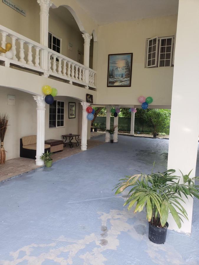 Grace Garden Guesthouse Ocho Rios Dış mekan fotoğraf