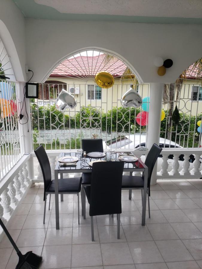 Grace Garden Guesthouse Ocho Rios Dış mekan fotoğraf